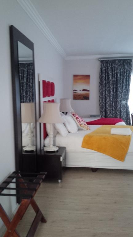 Anashe Guest House Midrand Room photo