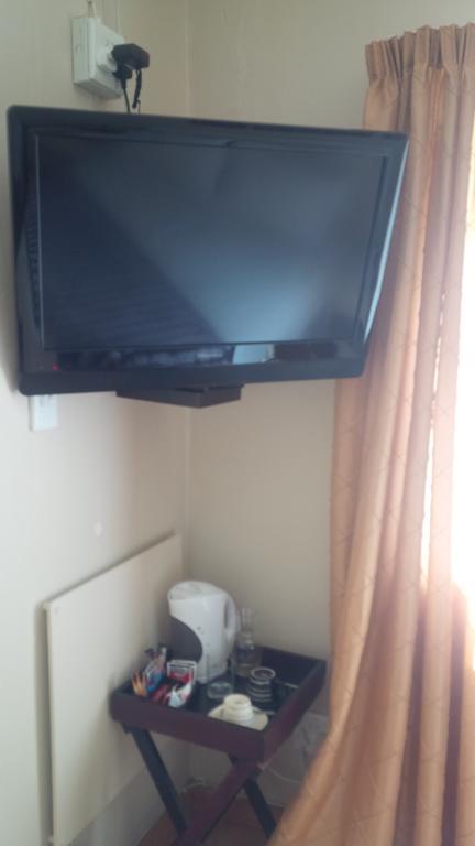 Anashe Guest House Midrand Room photo