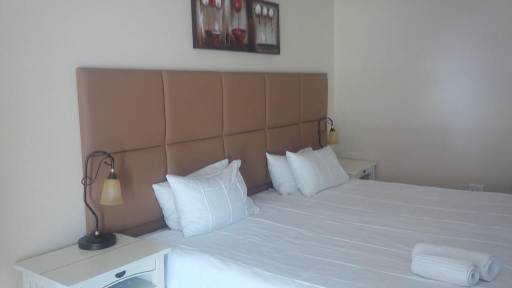 Anashe Guest House Midrand Room photo