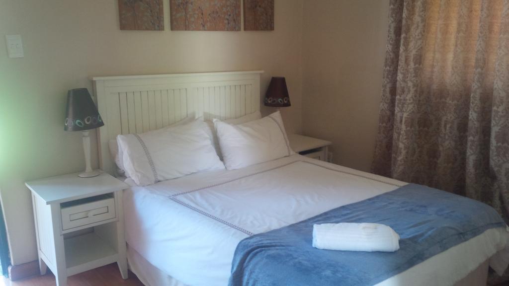 Anashe Guest House Midrand Room photo