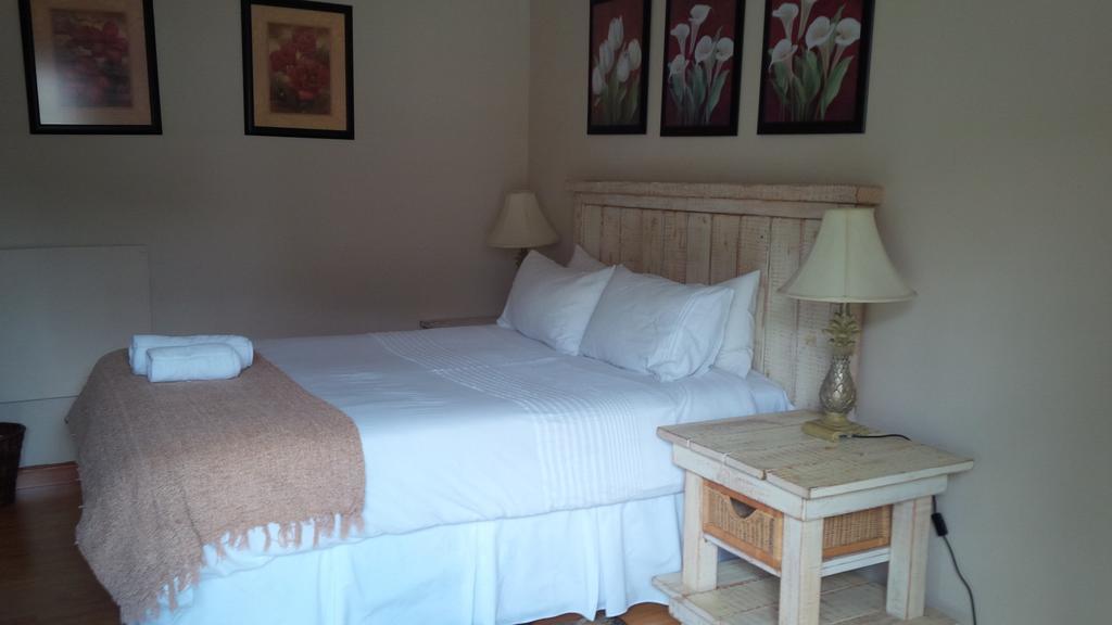 Anashe Guest House Midrand Room photo