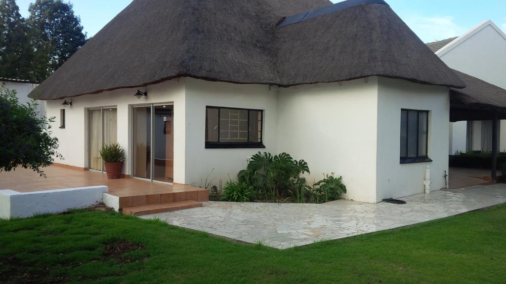 Anashe Guest House Midrand Exterior photo