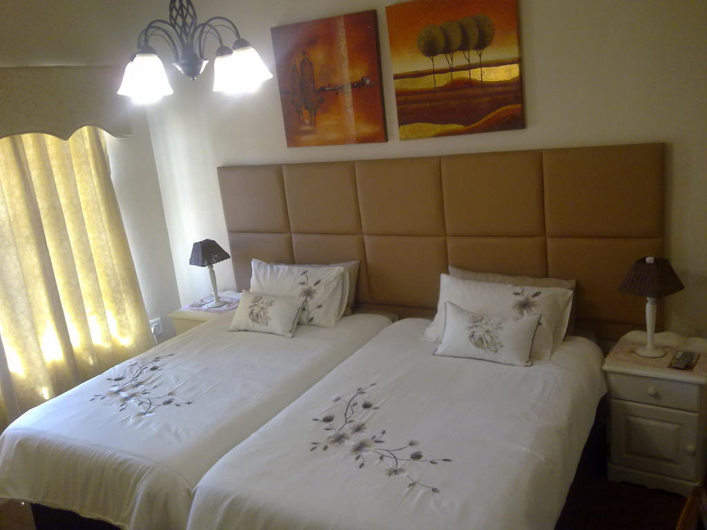 Anashe Guest House Midrand Room photo