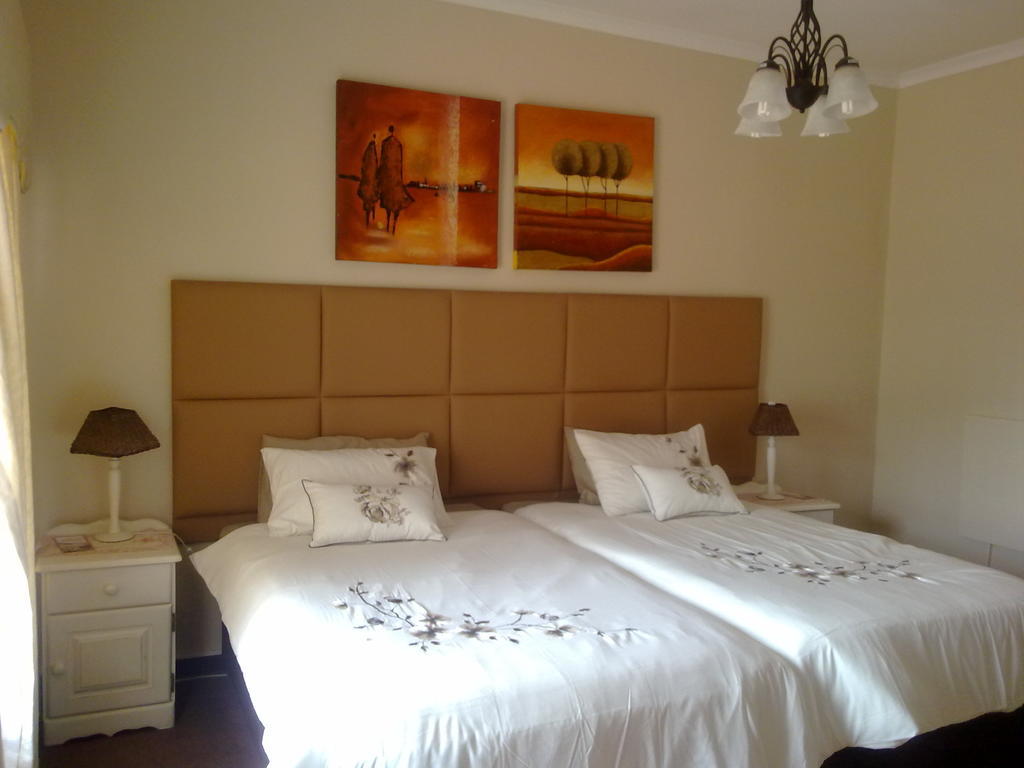 Anashe Guest House Midrand Room photo