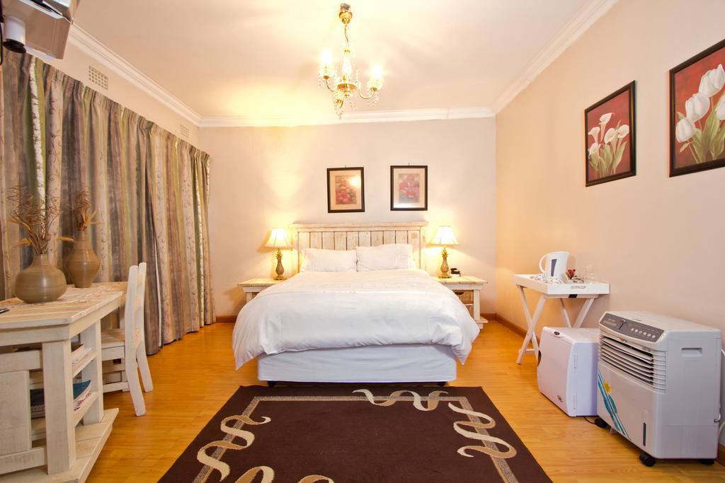 Anashe Guest House Midrand Room photo